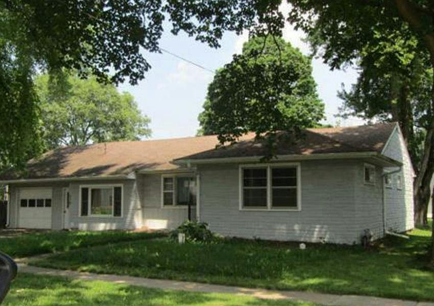 1st image of 310 W Pleasant St