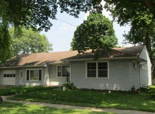 310 W Pleasant St, Sheridan, IL 60551