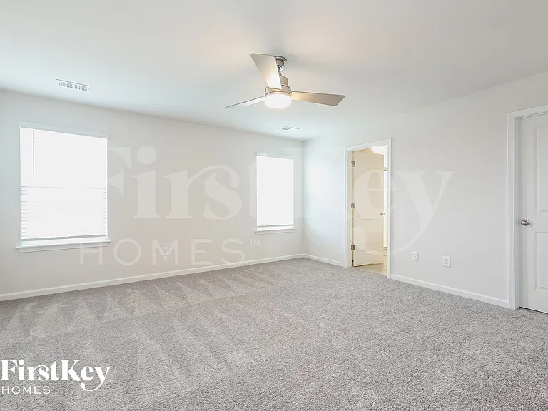 400 Stonefence Dr — Photo 8