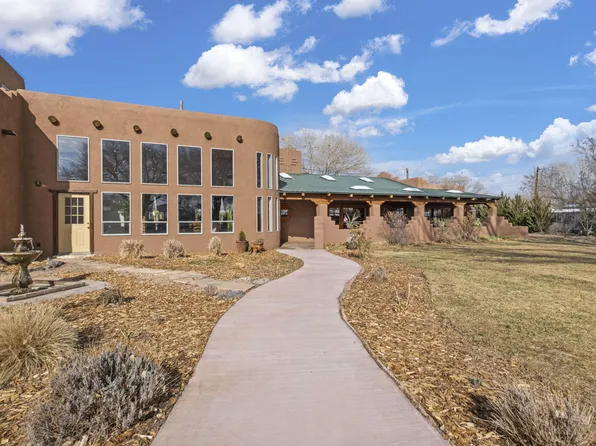 230 Calle Valle Serrano, Bernalillo, NM 87004