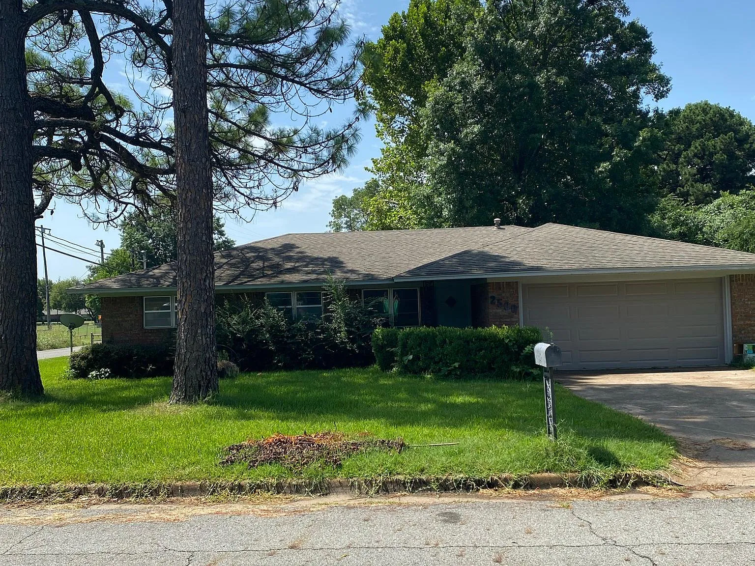 3 bed, 1377 sqft, $1,495 — Photo 1