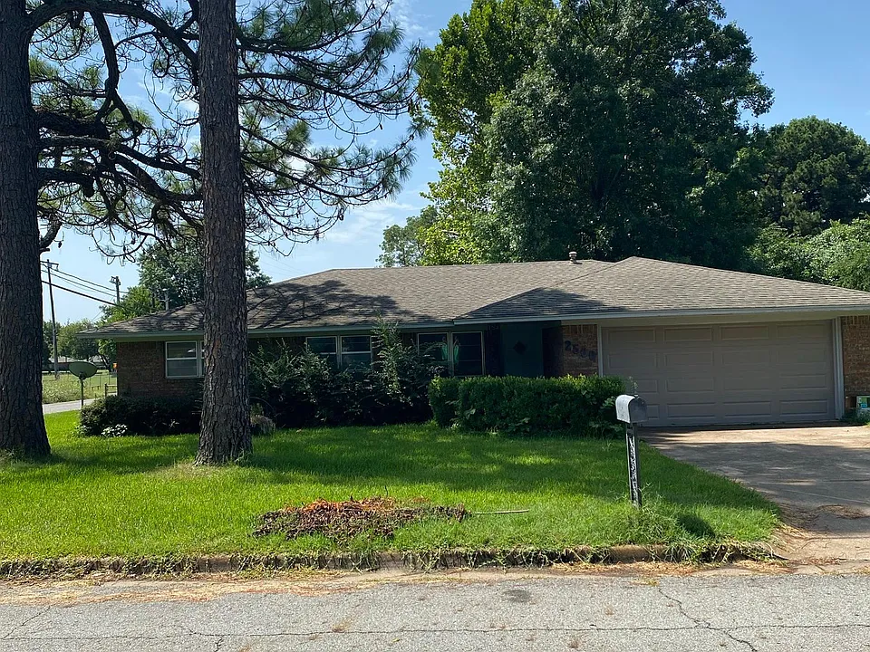 2500 W Elm St