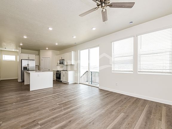 5th image of 1346 W Mahogany St
