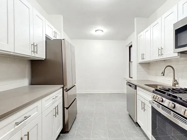 2835 Bedford Avenue image 3 of 9