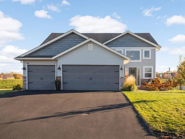 696 Jutland Ave, Shakopee, MN 55379