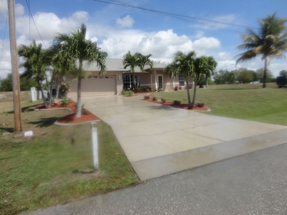 1st image of 923 SW 25th St