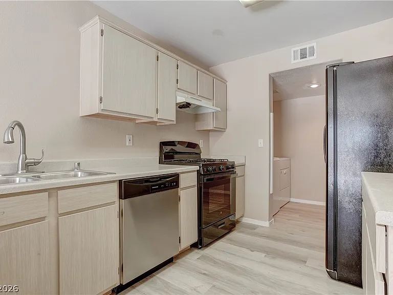 1636 Coyote Run Dr — Photo 23