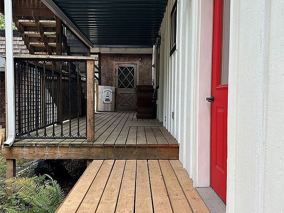 5th image of 641 Decatur Head Drive