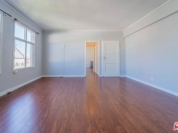 4th image of 634 S Gramercy Pl #510