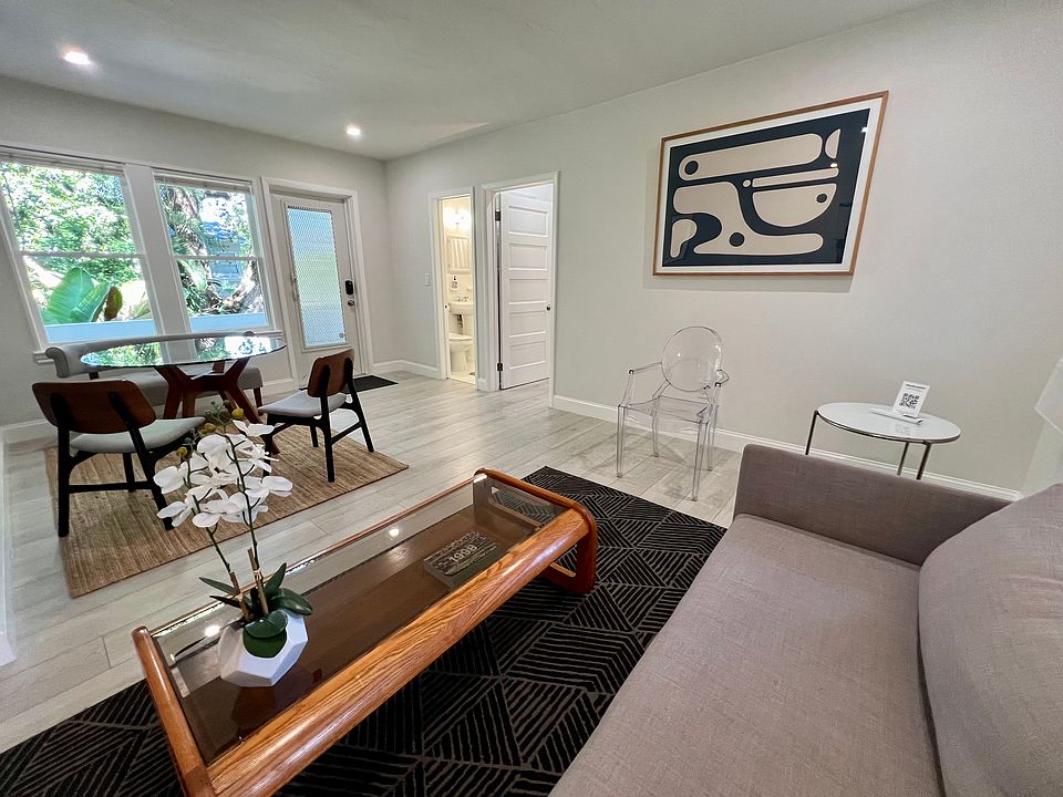 1st image of 6030 N Bayshore Dr #3