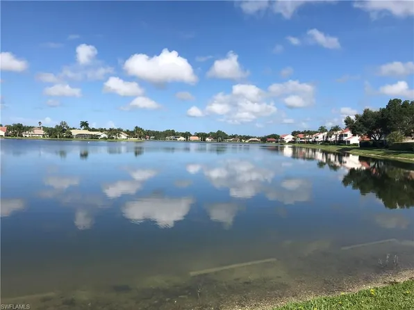 685 Windsor Sq APT 101, Naples, FL 34104