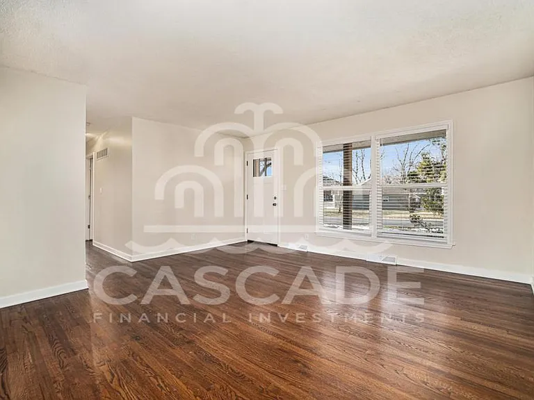 403 NW Village Dr — Photo 2