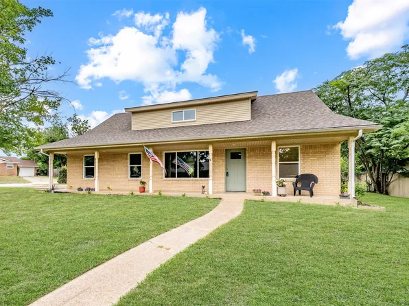 805 Stratford Dr, Bedford, TX 76021