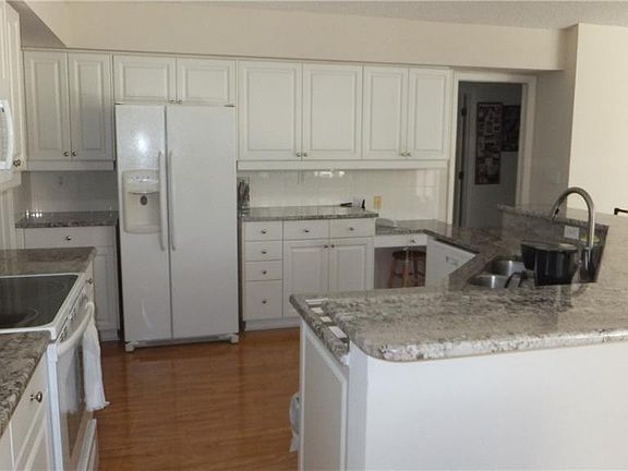 4th image of 8431 Woodbriar Dr