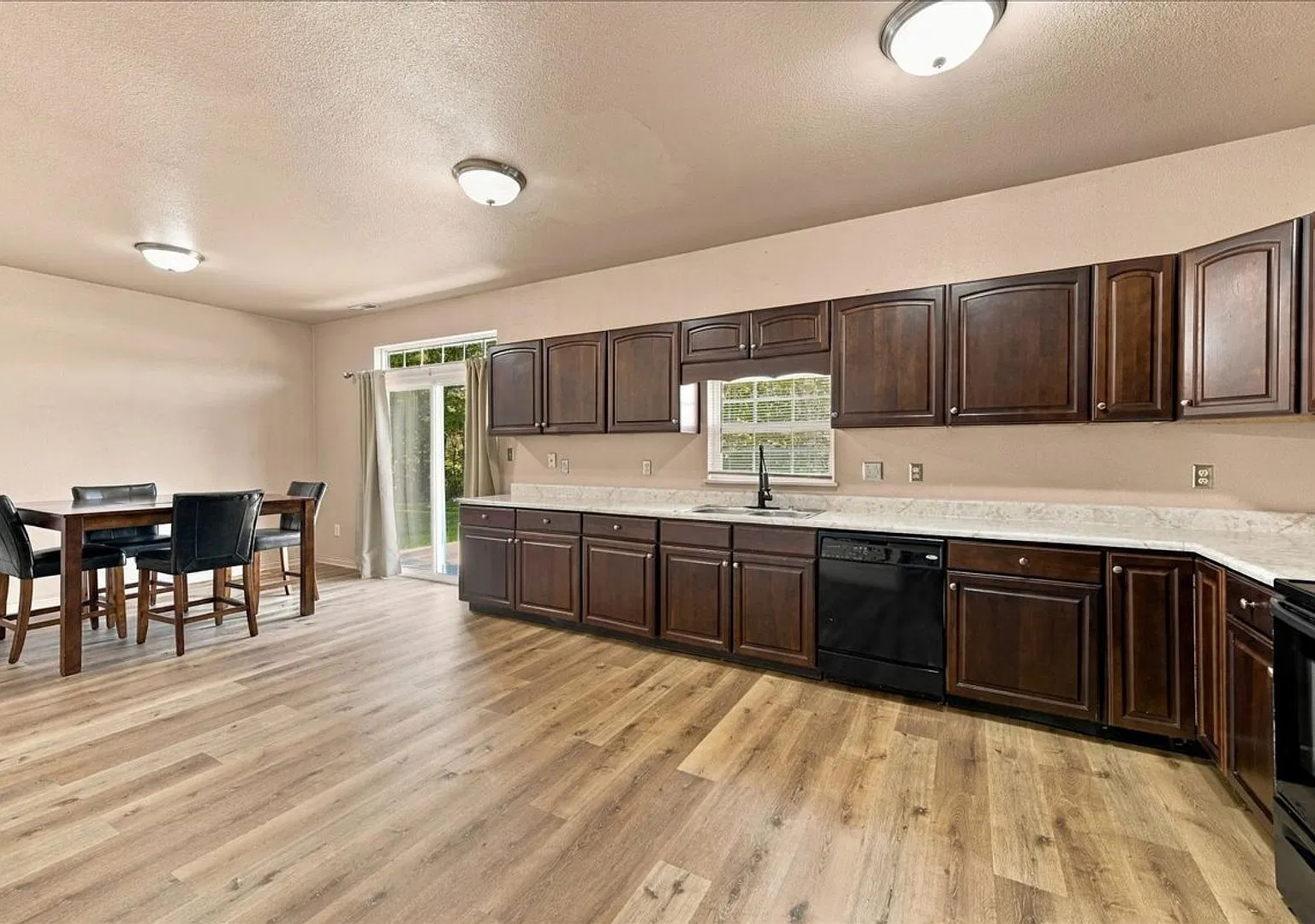 1816 Ernest Court - $2395.00/mo. — Photo 3
