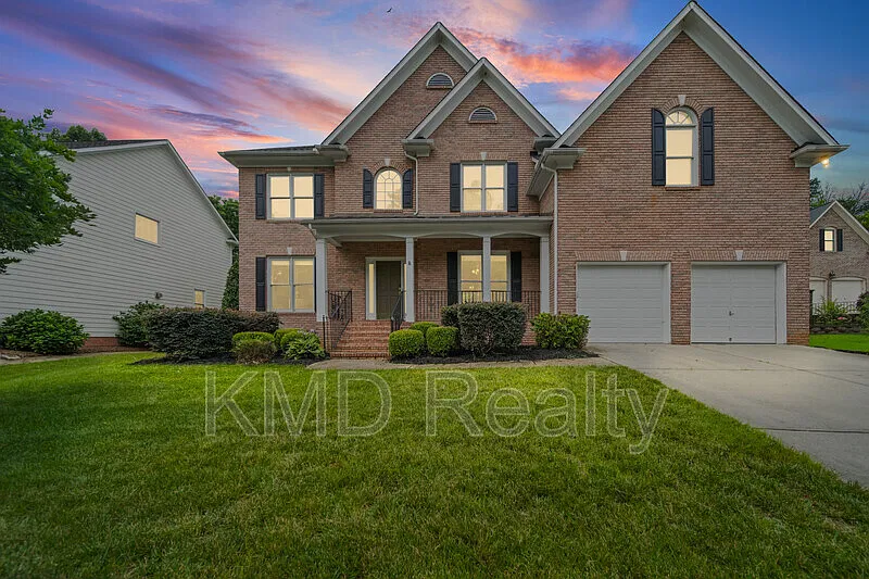 4 bed, 3.0 bath, 3400 sqft, $3,050 — Photo 2