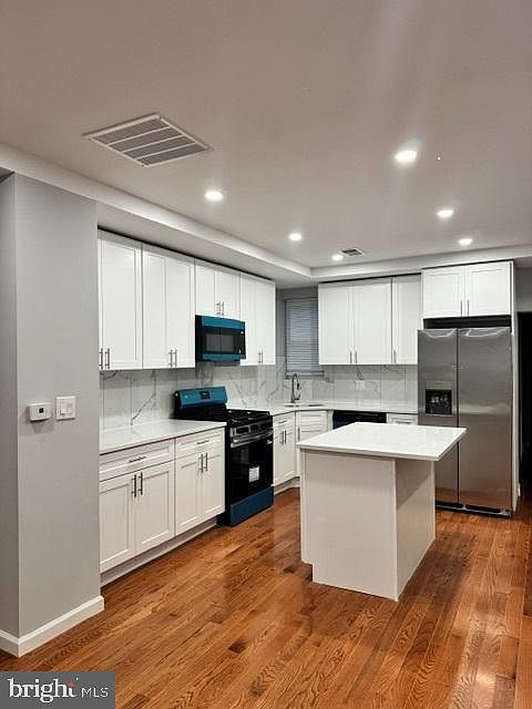 1st image of 5640 Woodbine Ave