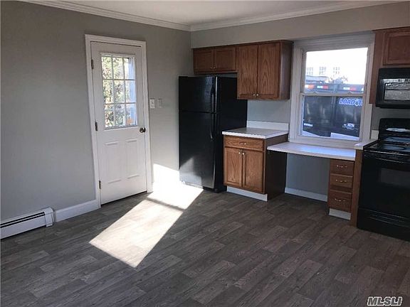 3rd image of 48 Clubhouse Dr