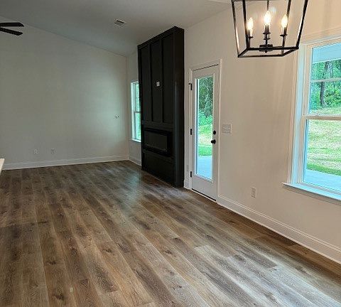 4th image of 704 Nixon Rd