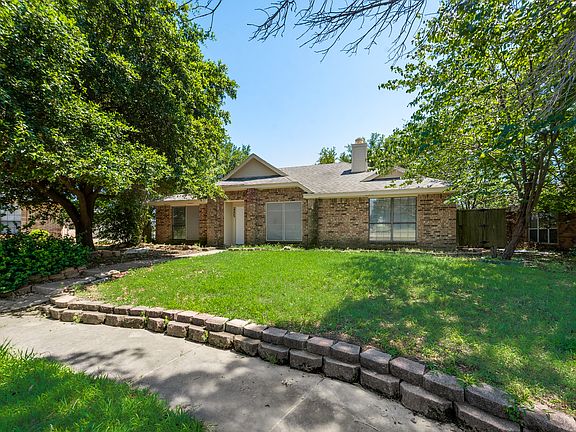 2nd image of 2205 Crestview Ln