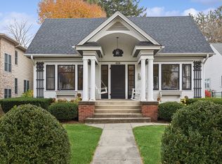 533 S Summit St, Barrington, IL 60010