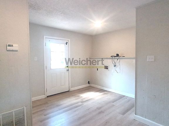 5th image of 106 N 7th St #8