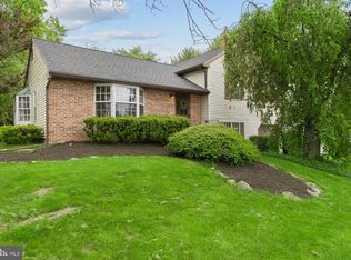 15 Meridian Cir, Newtown, PA 18940