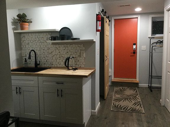 2nd image of 601 44th St NE