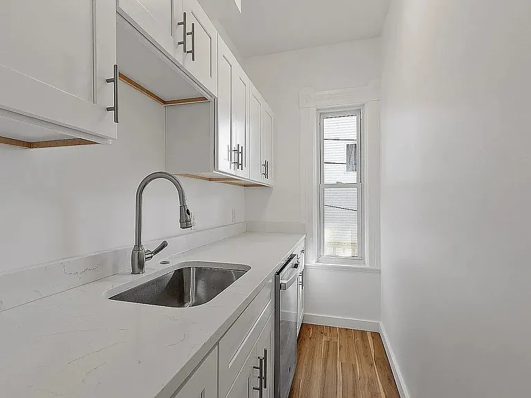 18 Ingalls St #3 — Photo 3