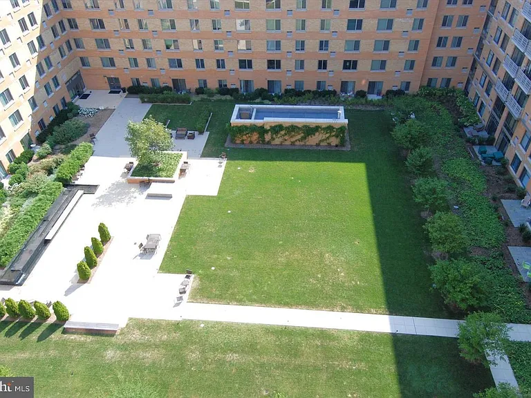 475 K St NW #1224 — Photo 41