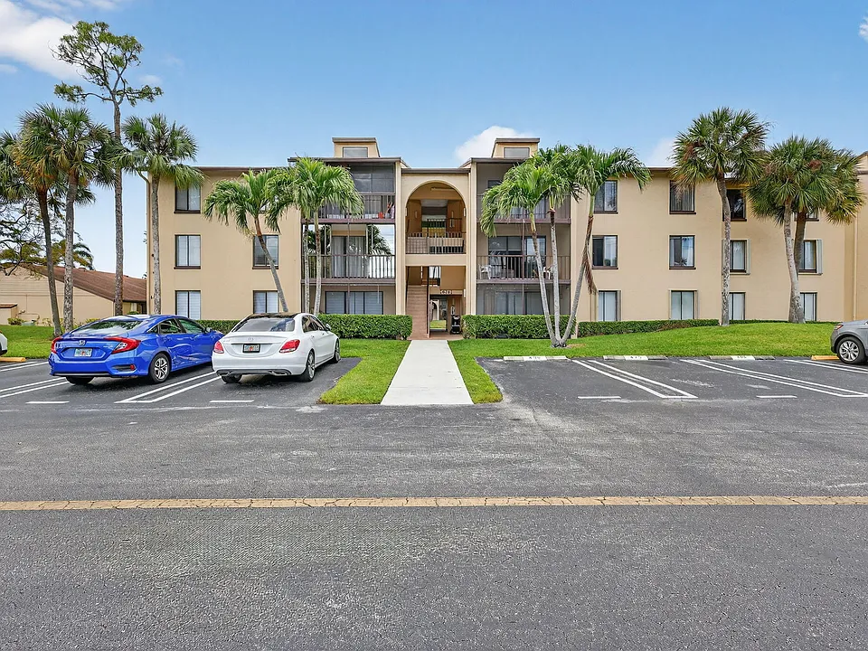 624 Sea Pine Way #B3