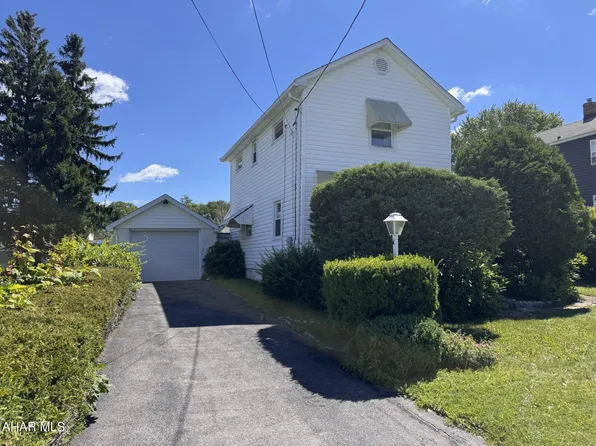 664 6th St, Colver, PA 15927
