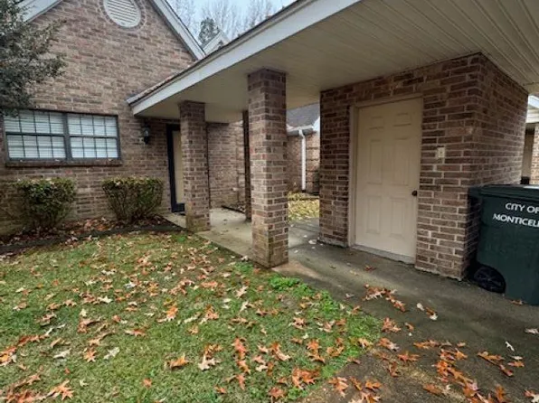 639 W Creekwood Dr, Monticello, AR 71655