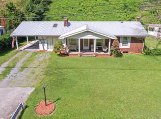 6589 Deskins Rd, Vansant, VA 24656