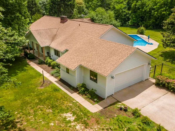 417 Brush Hill Rd, Carbondale, IL 62901