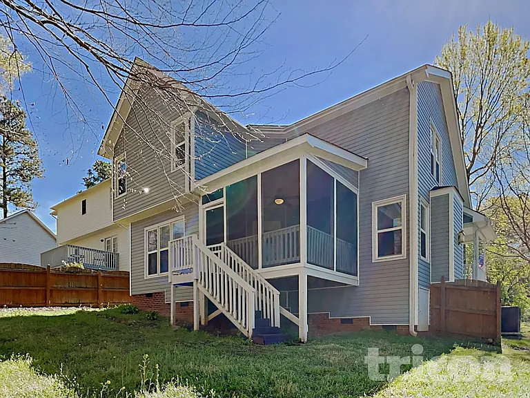 905 Amersham Ln — Photo 18