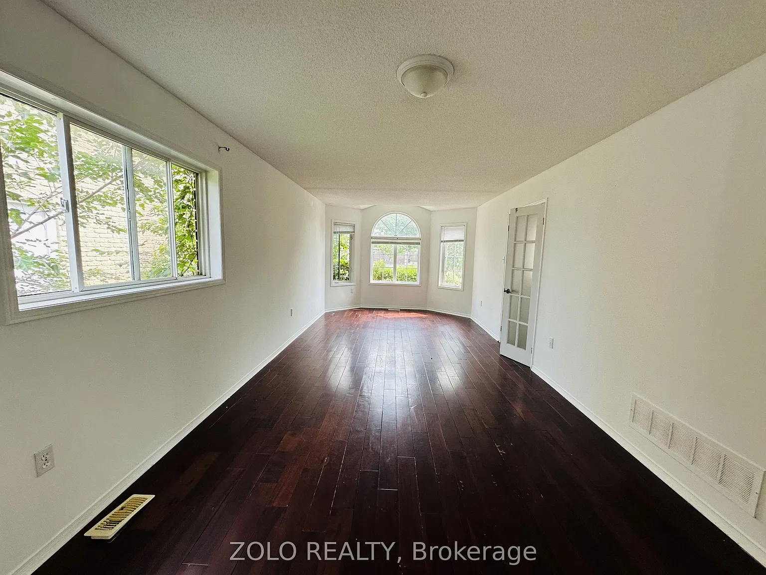 3 bed, $2,590 — Photo 4