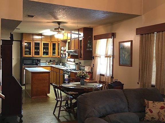 2nd image of 1323 Twin Deer Ln