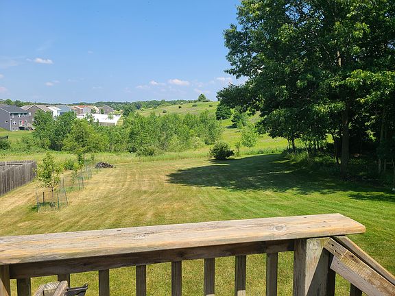 5th image of 717 Wild Flower Dr