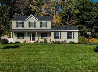 38 Kelly Ln, Halfmoon, NY 12065