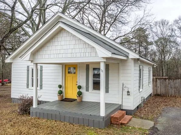 2084 Broad St, Statham, GA 30666