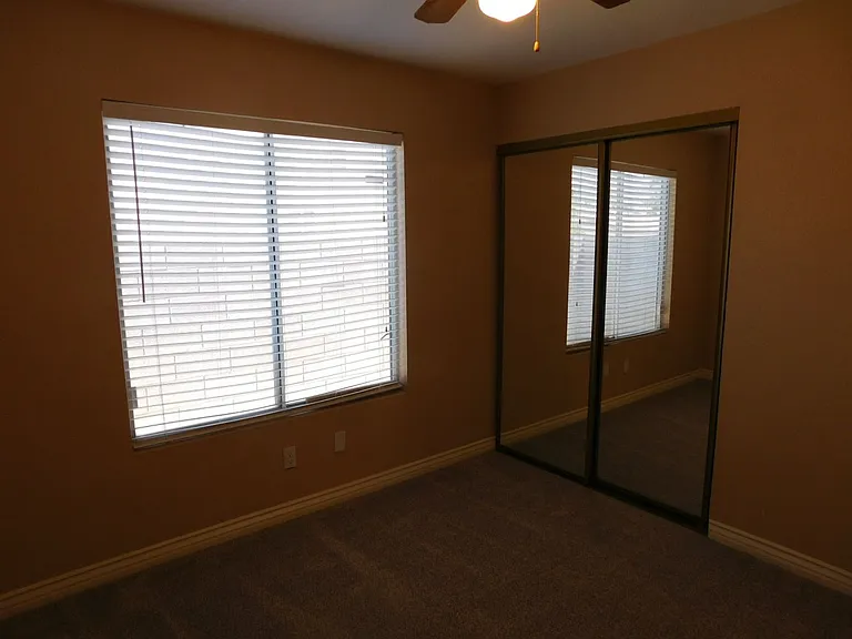 400 Opal Dr — Photo 8