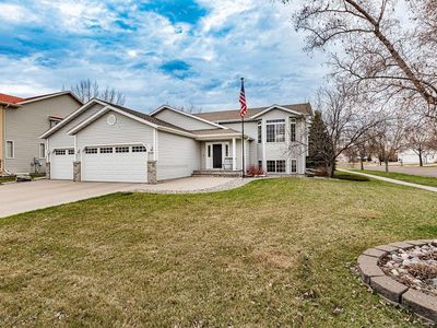 5528 15th St S, Fargo, ND, 58104