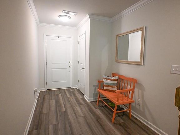 2nd image of 552 Kingfisher Ct