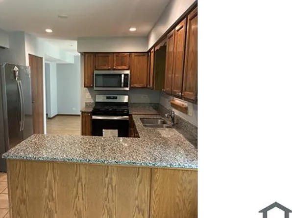 86 Forestview Ln, Aurora, IL 60502