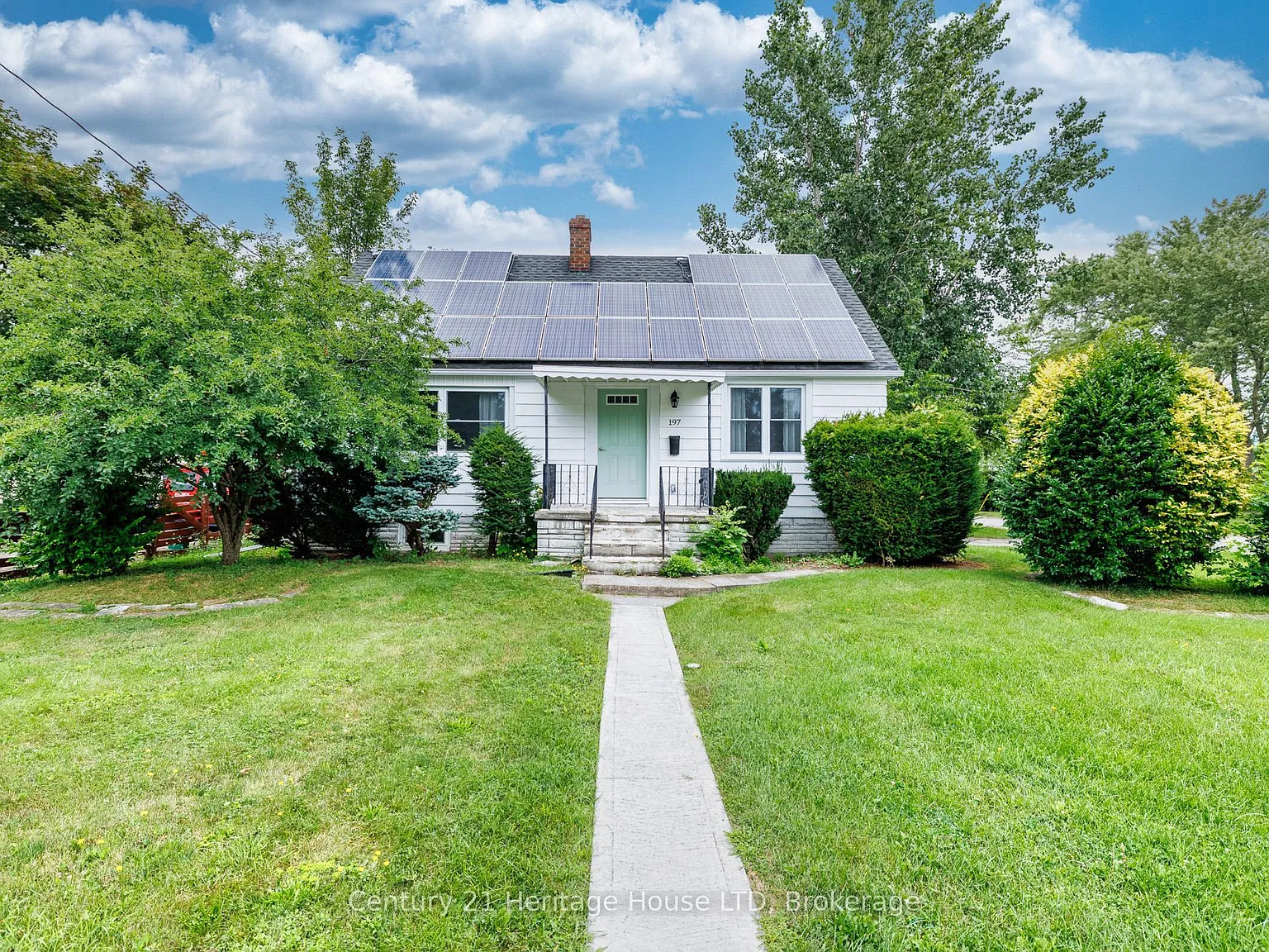 4 bed, $2,350 — Photo 1