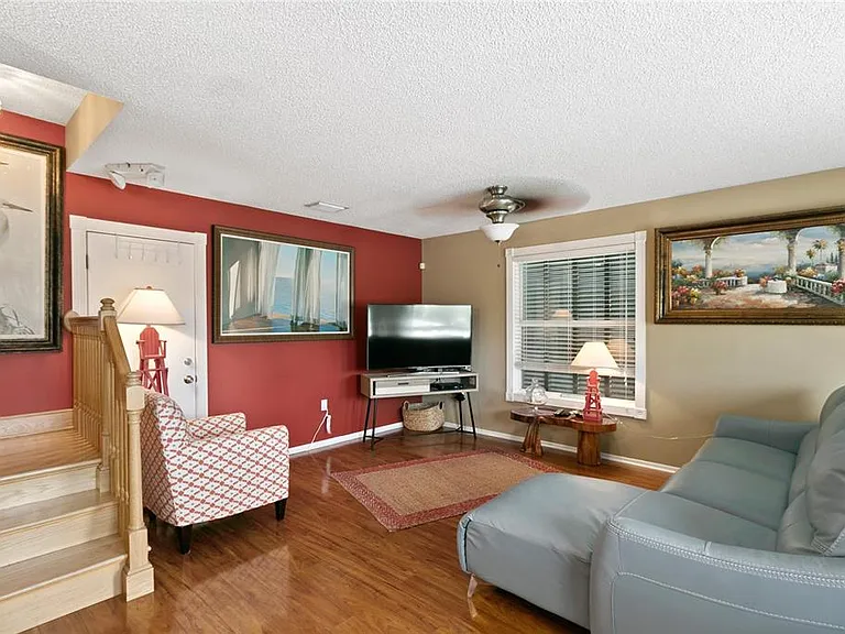 2511 Avenue C #WEST — Photo 5