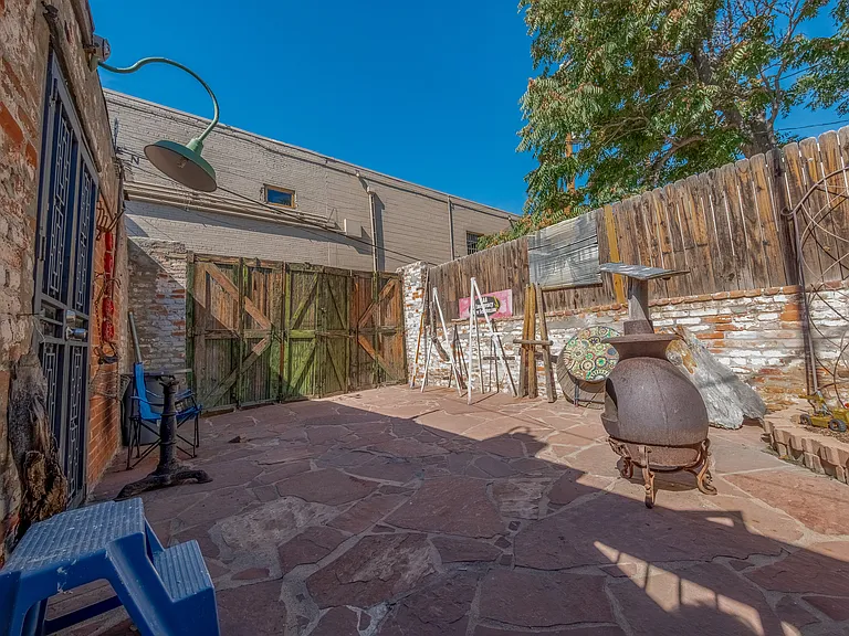 863 Mariposa St — Photo 34