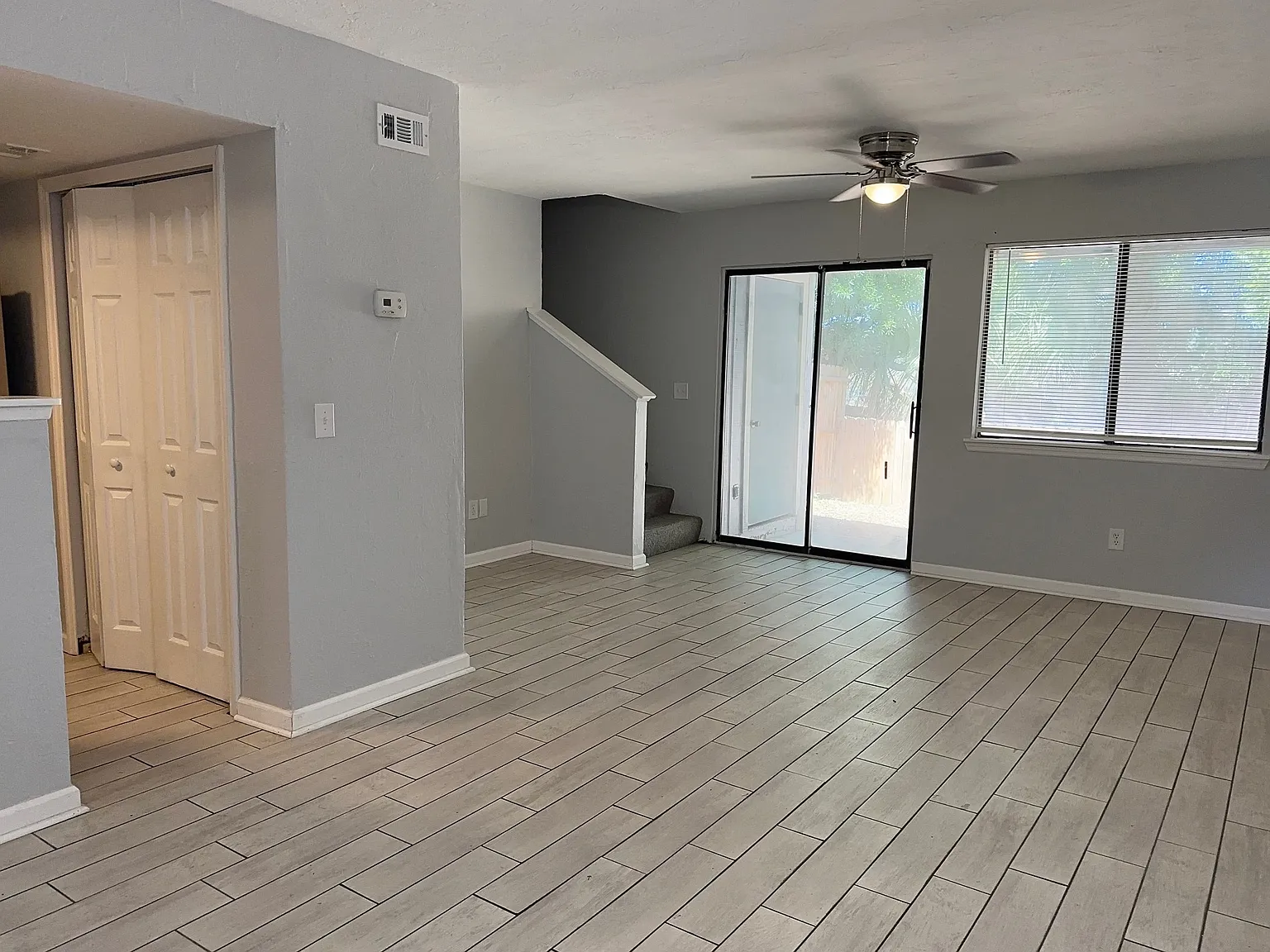 3 bed, 1240 sqft, $2,050 — Photo 3