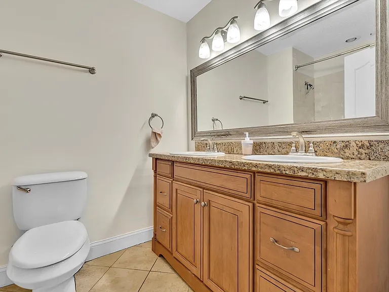 10310 Santiago St — Photo 48